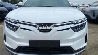 Xe điện VinFast VF8 Plus 2024 Trắng