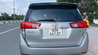 Toyota Innova MT 2017 Bạc