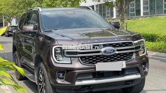 Ford Everest Platium 4x4 2024 hồ sơ cầm tay, xhđ