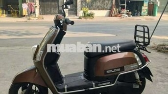 Yamaha Cuxi màu Nâu