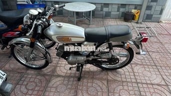 Yamaha 100 màu Bạc
