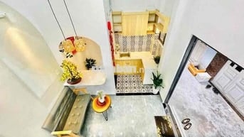 CHÍNH CHỦ GẤP BÁN, DTSD 45M, 3 TẦNG, 3PN, NHỈNH 2 TỶ