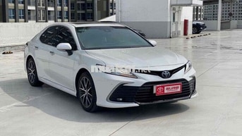 Toyota Camry 2.5Q 2024 29.000km Trắng
