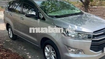 Toyota Innova 2.0E Số sàn Bạc