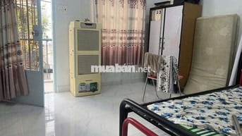 Nhà nguyên căn 2 tầng ngag 5m Có sân giá tốt