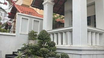  Biệt Thự đường Phạm Thị Tánh F4Q8 DT: 8x20m, hầm, trệt, 2 lầu, 1st 