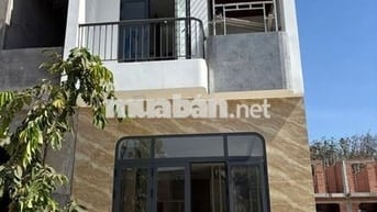Bỏ ra trước chỉ 450 triệu có ngay nhà SG 2 mặt tiền