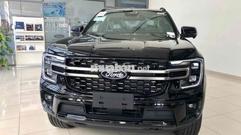 Ford Everest Platinum 2026 Đen MÁY XĂNG giao sớm