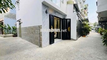 Nhà đẹp hẽm  ÂU DƯƠNG LÂN Q8  Căn góc 2 mặt