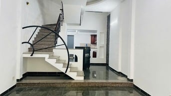 BÁN NHÀ CHÍNH CHỦ, P THẠNH LỘC, Q12, RẺ, ĐẸP, TIỆN NGHI, HẺM XE HƠI