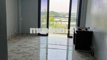 Cho Thuê VĂN PHÒNG  MẶT TIỀN CÓ BAN CÔNG WC RIÊNG  QUẬN 12