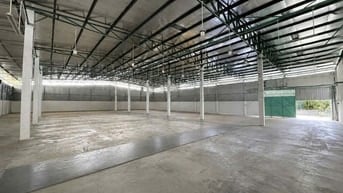 Chưa tới 100 ngàn/m2- thuê kho như hình 1100m2 sử dụng-LH 0909824911