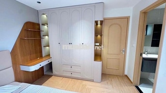 gia đình chuyển nhượng căn chung cư 2 ngủ, 2 vệ sinh, căn góc, 4,x tỷ.