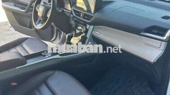 Toyota 7 chỗ Trắng Tự động