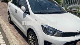 Kia Soluto Trắng 2022 Số Sàn, Odo 9000km