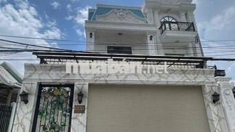 Nhà đẹp, sân ô tô full nội thất ngay Trung Tâm Thủ Dầu Một