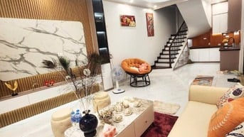 Bán Nhà Gần Phố, Trung Kính, Cầu Giấy 32m, 5 tầng, mt 8m, giá 11.95 tỷ