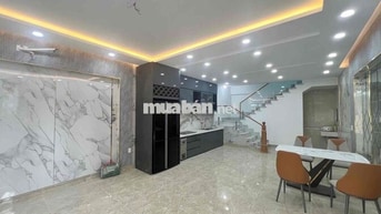 NHÀ ĐẸP Ở NGAY – 3 TẦNG SÂN THƯỢNG – HXH SÁT MẶT TIỀN – NGANG ĐẸP 5.2M