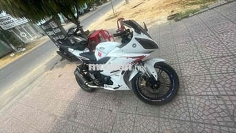 Yamaha R15 màu Trắng