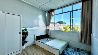 PHÒNG STUDIO - TÁCH BẾP - CỬA SỔ TRỜI
