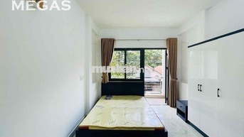 STUDIO BAN CÔNG SIÊU THOÁNG FULL NỘI THẤT 30m2 VÀO QUẬN 1 4 PHÚT ĐI XE