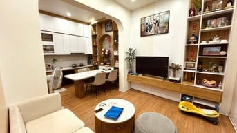 Bán Nhà Gần Phố Giáp Bát, Hoàng Mai 41m, 5 tầng, mt 6.5m, giá 13.8 tỷ.