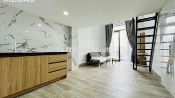 Nhà đẹp mới xây ngay LÝ CHÍNH THẮNG bancol siêu đẹp
