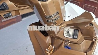 Honda Click Trắng nâu