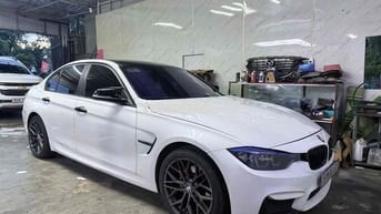 BMW 320i Trắng Tự động