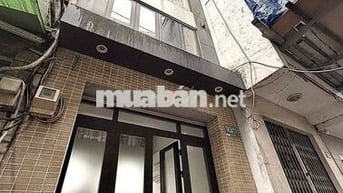 Nhà Nguyên Căn - Trần Hưng Đạo Quận 1 - 2PN/4WC - 1 trệt 3 lầu + sân