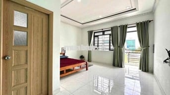 Mặt trong lầu 1- Gần Đại Học Công Thương Aeon. Free dịch vụ và free xe