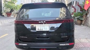 Kia Carnival Signature Đen 61.000 km