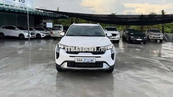 Kia Sonet 2025 Luxury 1.5 AT - 4200 km