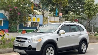 Chevrolet Captiva 7 chỗ Bạc