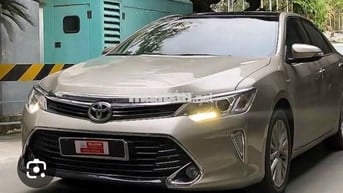 Toyota Camry 2017 2.0E Vàng cát