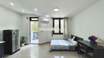 Phòng Ban Công Giá 5trx Đủ Nội Thất Ngay Chung Cư Đức Khải Quận 7