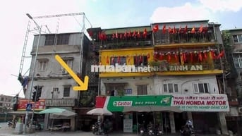 Cho thuê căn hộ tập thể A13 ĐH KTQD mặt đường Trần Đại Nghĩa