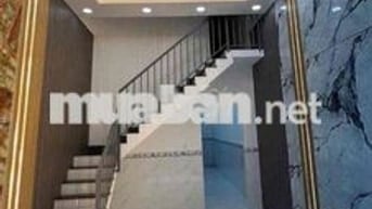 Nhà Bán . Gần chợ phú lạc DT 3m7x13 .1 lửng 3 P .1 wc hẻm 3m