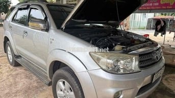 Toyota Fortuner 2012 Bạc