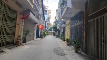 Cần bán gấp nhà Thanh Xuân. Oto dừng đỗ ngày đêm. 