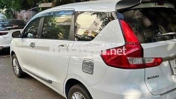 Suzuki Ertiga Trắng 7 chỗ