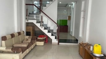 BÁN NHÀ HẺM HỒNG BÀNG, Q.11 - Nhà trống vào ở ngay.