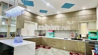 Nhà đẹp,dt4*17m,3lau,5pn,5wc,sân thượng, khu dân cư đồng bộ,ngay cvien