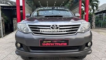 Toyota Fortuner 2014 máy dầu số sàn.