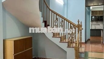 Cho thuê nhà nguyên căn. Đường Trần Văn Đang. Phường 11.Quận 3