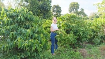 MẶT TIỀN GIÁP ĐƯỜNG NHỰA SẴN CÀ PHÊ 5 NĂM TUỔI. TRÊN ĐƯỜNG ĐI MĂNG ĐEN