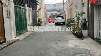 Cho thuê phòng trong khu nhà phố cao cấp, đối diện Vạn Phúc city.