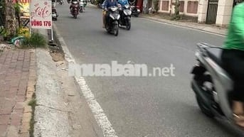 Cho thuê phòng trống tại Bà Điểm, mặt tiền
