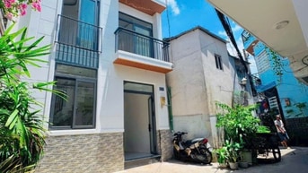 Cần bán nhà mới vào ở liền ngay cầu Rạch Ông Quận 7