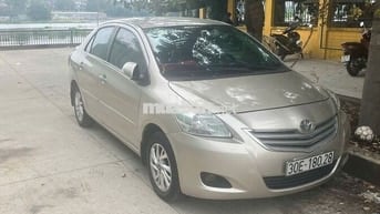 Toyota Vios 2010 Vàng cát